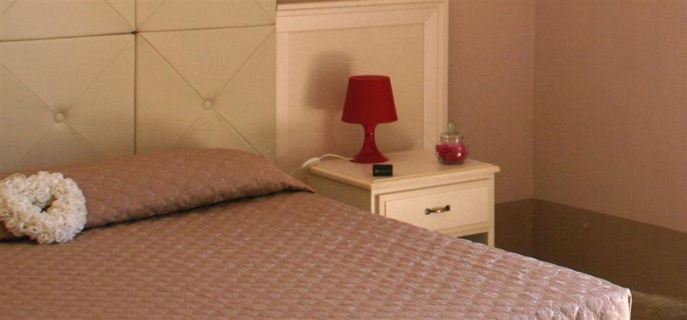 Torre Del Mare Hotel Испика Екстериор снимка
